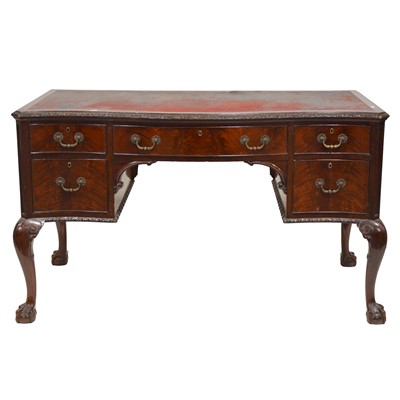 Lot 333 - Reproduction mahogany desk