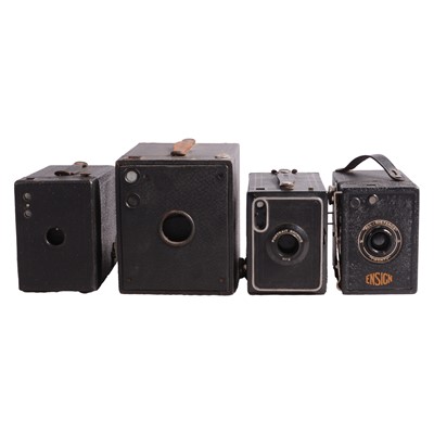 Lot 94 - An assortment of box cameras