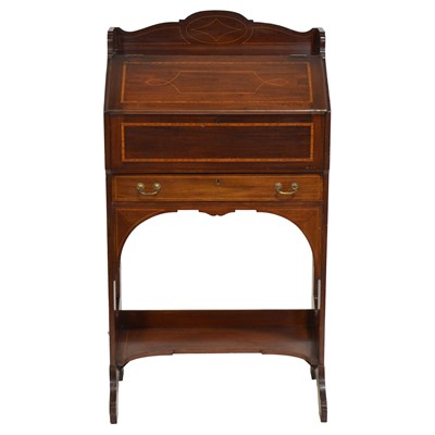 Lot 326 - Edwardian mahogany bureau