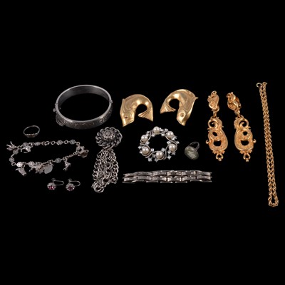 Lot 489 - A collection of silver and costume jewellery.