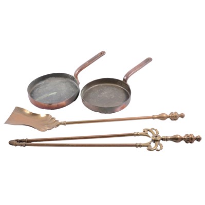 Lot 196 - A box of brassware including lamps, saucepans, candlesticks etc