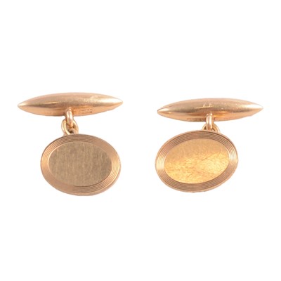 Lot 220 - Pair of 18ct gold cufflinks