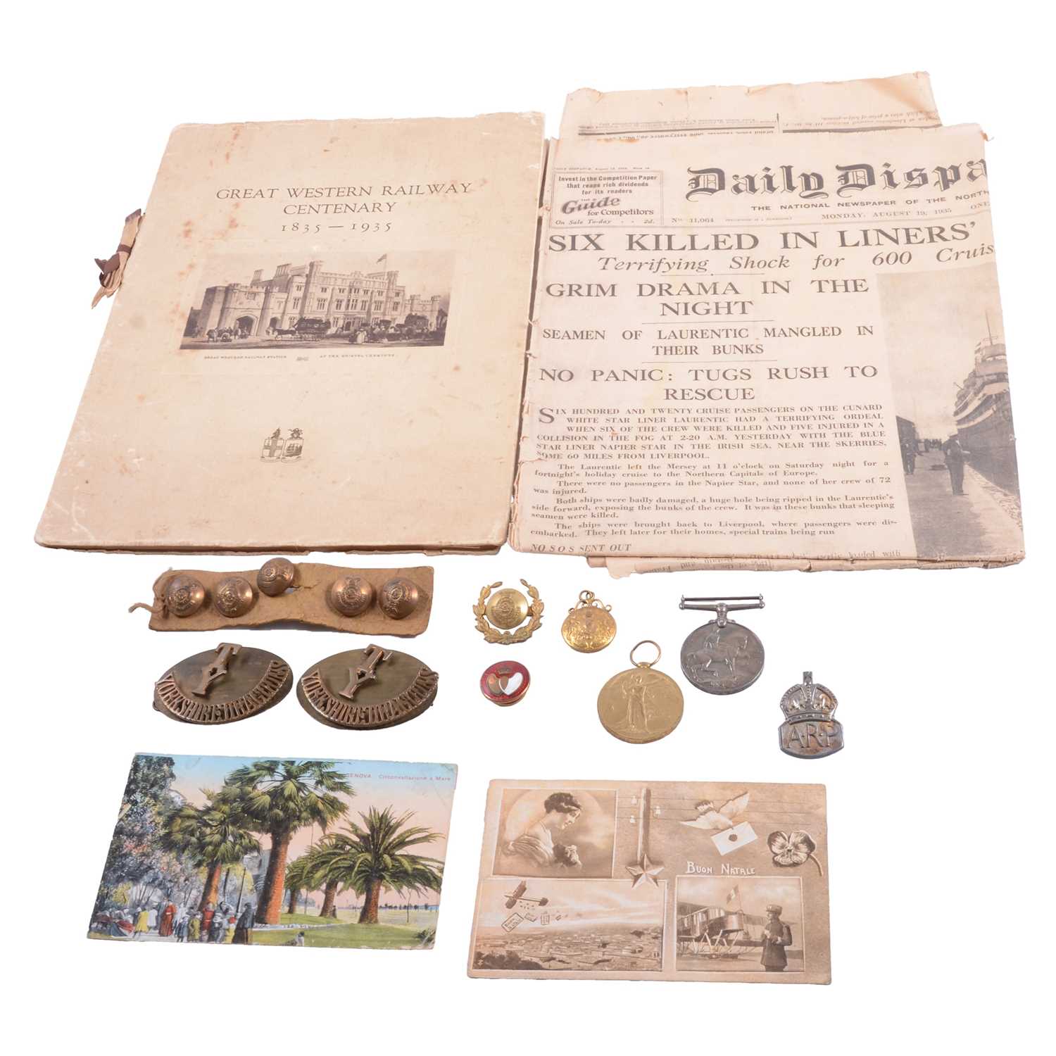 Lot 192 - WW1 medals, military badges and buttons, banknotes, postcards and other ephemera.