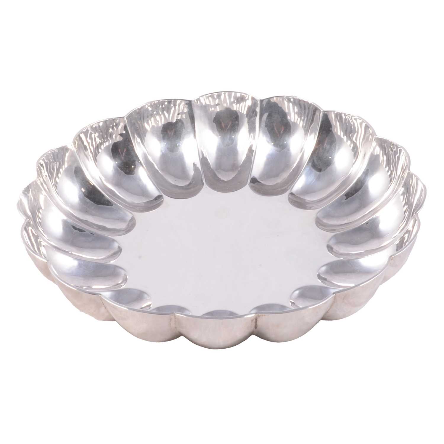Lot 157 - Silver strawberry dish