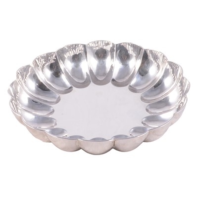 Lot 157 - Silver strawberry dish