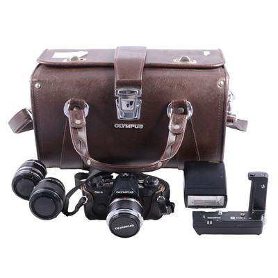 Lot 171 - Olympus OM4 35mm camera and accessories