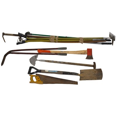 Lot 378 - Various garden hand tools