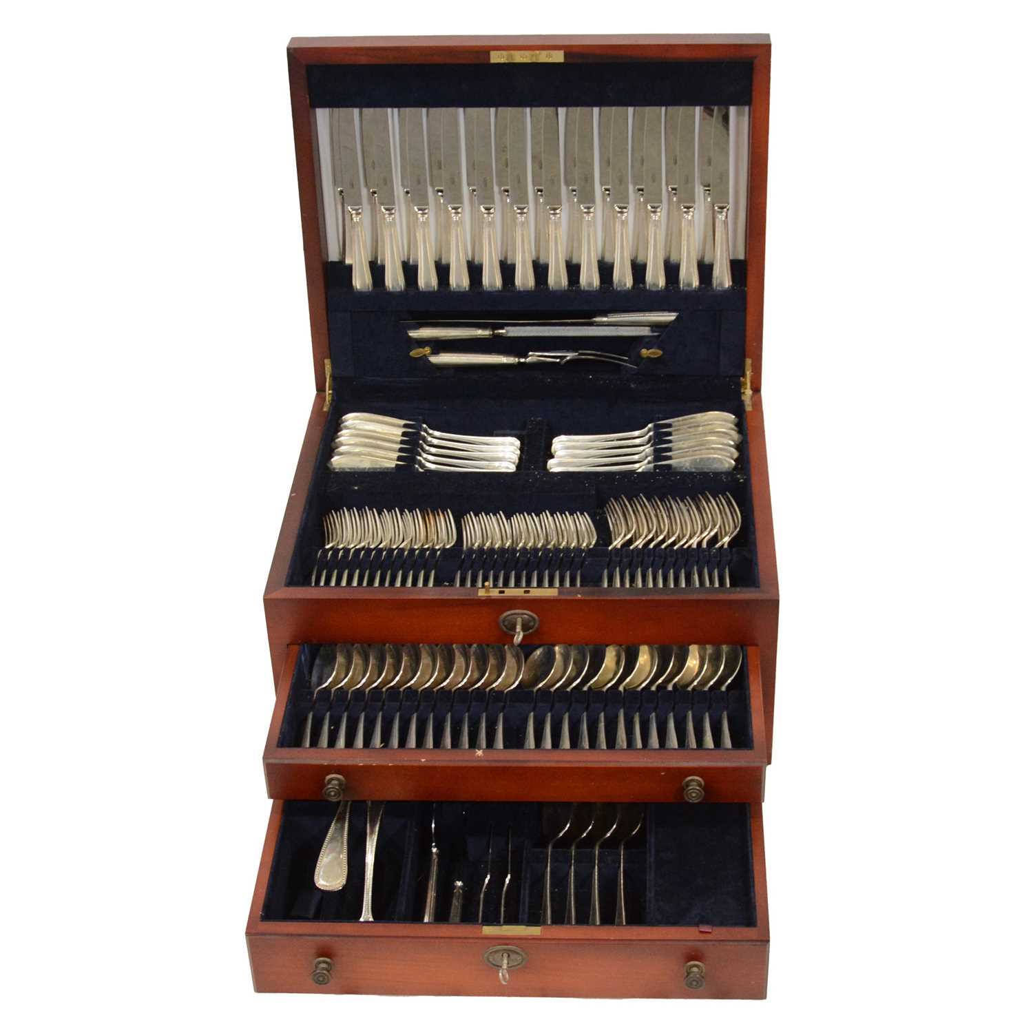 Lot 137 - Canteen of bead edge cutlery, twelve place setting