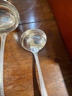 Lot 137 - Canteen of bead edge cutlery, twelve place setting