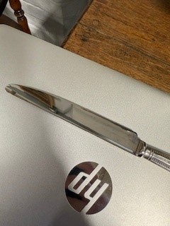 Lot 137 - Canteen of bead edge cutlery, twelve place setting