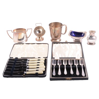 Lot 117 - Collection of plated ware