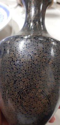 Lot 50 - Assorted Chinese decorative wares