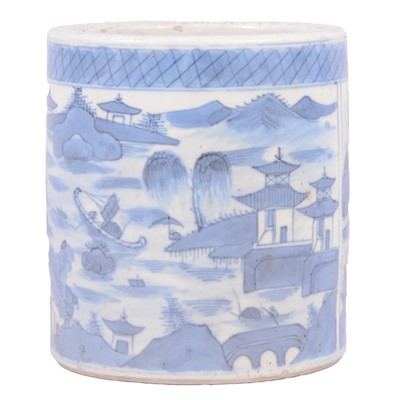 Lot 1 - Chinese porcelain blue and white brush pot