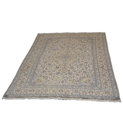 Lot 500 - Large Kashan rug