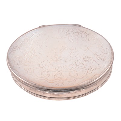 Lot 132 - George III silver and mother of pearl snuff box