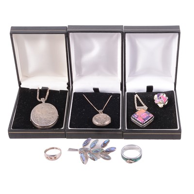 Lot 493 - A collection of silver and white metal jewellery.
