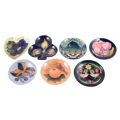 Lot 52 - Moorcroft Pottery, two Whist dishes and five coasters
