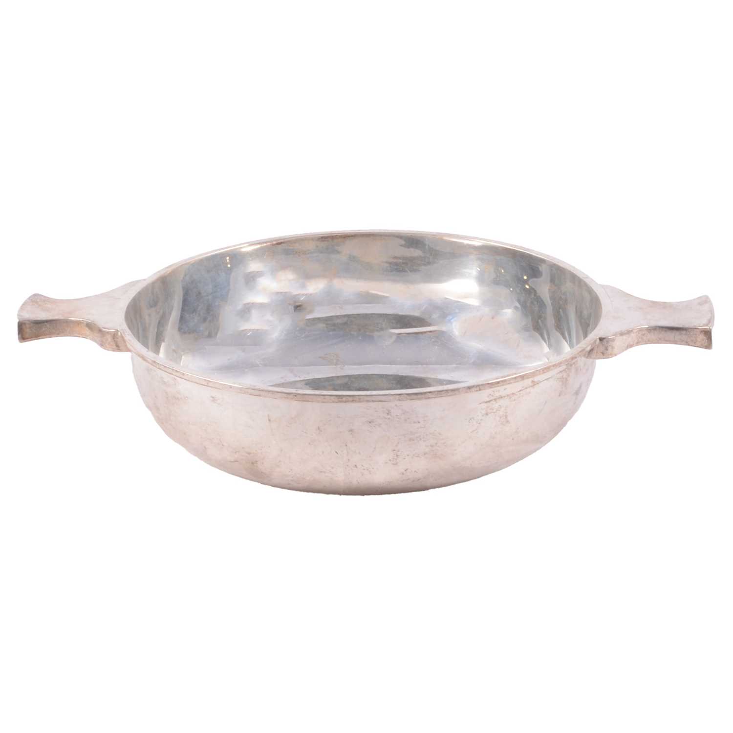 Lot 161 - Large silver quaich