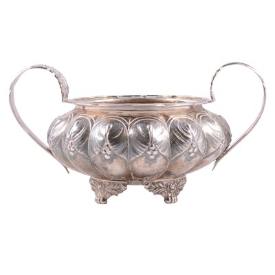 Lot 182 - Silver sugar bowl