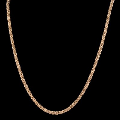 Lot 302 - A 9 carat yellow gold Byzantine king's pattern chain necklace.
