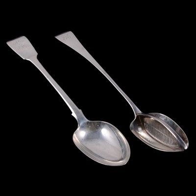 Lot 187 - George III silver straining spoon and a William IV silver basting spoon