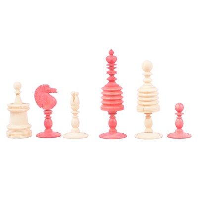 Lot 85 - Late 19th Century English bone chess set, Barleycorn pattern