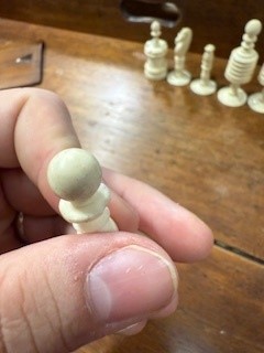 Lot 85 - Late 19th Century English bone chess set, Barleycorn pattern