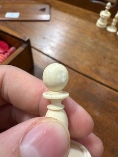 Lot 85 - Late 19th Century English bone chess set, Barleycorn pattern