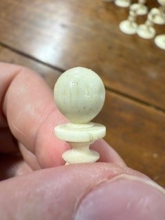 Lot 85 - Late 19th Century English bone chess set, Barleycorn pattern