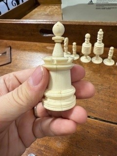 Lot 85 - Late 19th Century English bone chess set, Barleycorn pattern