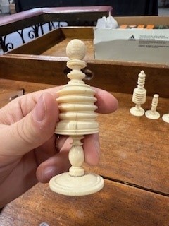 Lot 85 - Late 19th Century English bone chess set, Barleycorn pattern