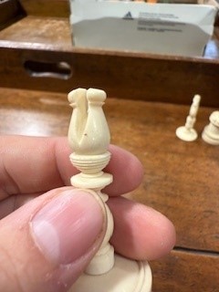 Lot 85 - Late 19th Century English bone chess set, Barleycorn pattern