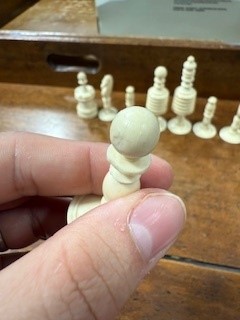 Lot 85 - Late 19th Century English bone chess set, Barleycorn pattern