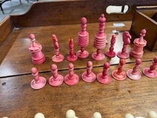 Lot 85 - Late 19th Century English bone chess set, Barleycorn pattern