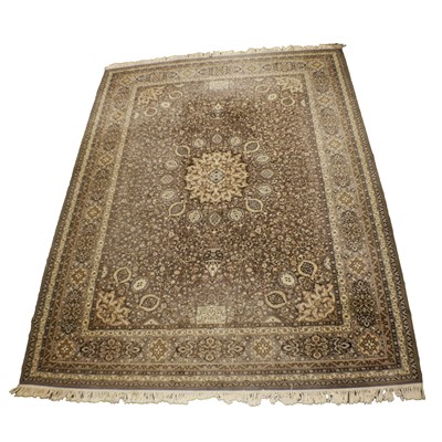 Lot 501 - Isfahan carpet