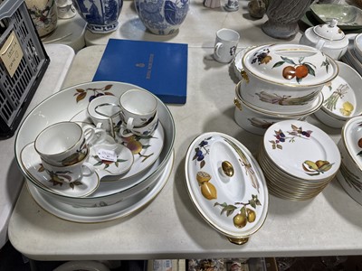 Lot 57 - Large quantity of Royal Worcester Evesham kitchen and table wares