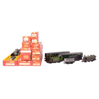 Lot 153 - Triang/ Hornby, a collection of OO gauge model railway inc locomotives, rolling stock, etc