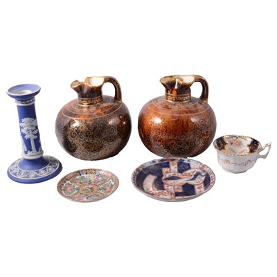 Lot 109 - Two boxes of decorative ceramics - Doulton, Cantagalli, Staffordshire, etc.