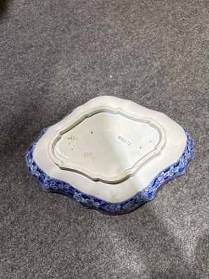Lot 46 - Eight items of blue and white transferware