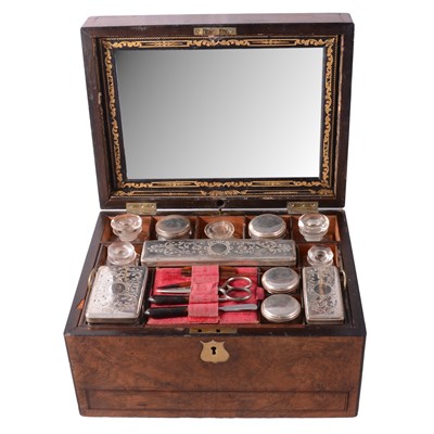 Lot 321 - Victorian figured walnut vanity case