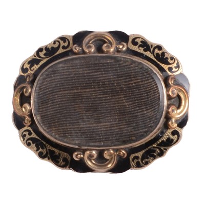 Lot 248 - An In Memoriam brooch with hair.