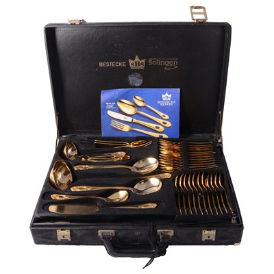 Lot 129 - Bestecke Solingen canteen of gold-plated cutlery.