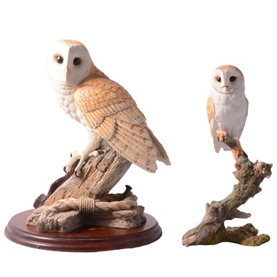 Lot 58 - Border Fine Arts owl model, 'On the look out', and a Sherratt and Simpson model 'Barn owl on branch'