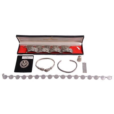 Lot 358 - A collection of silver and white metal jewellery and collectables.