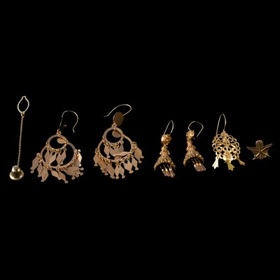 Lot 187A - Two pairs of yellow metal earrings, two single earrings and a tie stud.