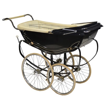 Lot 481 - Vintage Marmet Caernarvon coach-built pram
