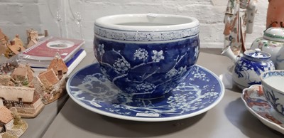 Lot 29 - Collection of modern Chinese blue and white ware