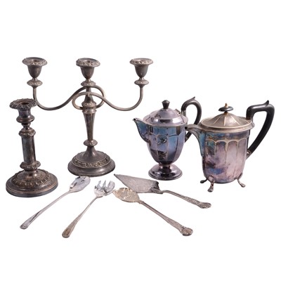 Lot 107 - Large box of assorted plated wares