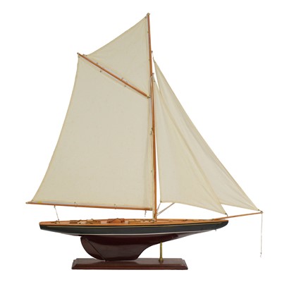 Lot 150A - Modern model sailing yacht
