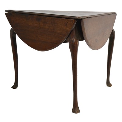 Lot 531 - George III oak cricket table